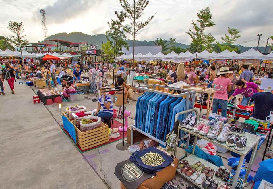 Best Local Markets and Shopping Spots in Phuket